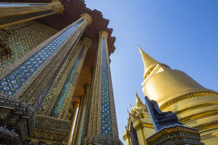 Framed Print : Phra Mondop (the library) and Phra Sri Rattana Chedi, Wat Phra Kaew (Temple of Framed Print : Phra Mondop (the library) and Phra Sri Rattana Chedi, Wat Phra Kaew (Temple of
