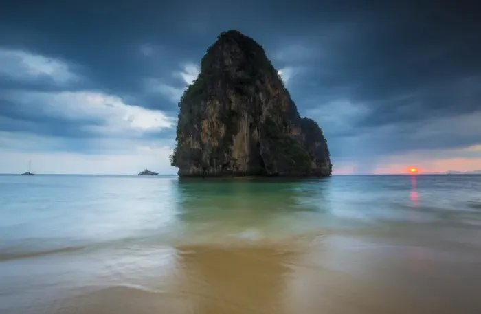 Framed Print : Phra Nang beach, Railay Peninsula, Krabi Province, Thailand