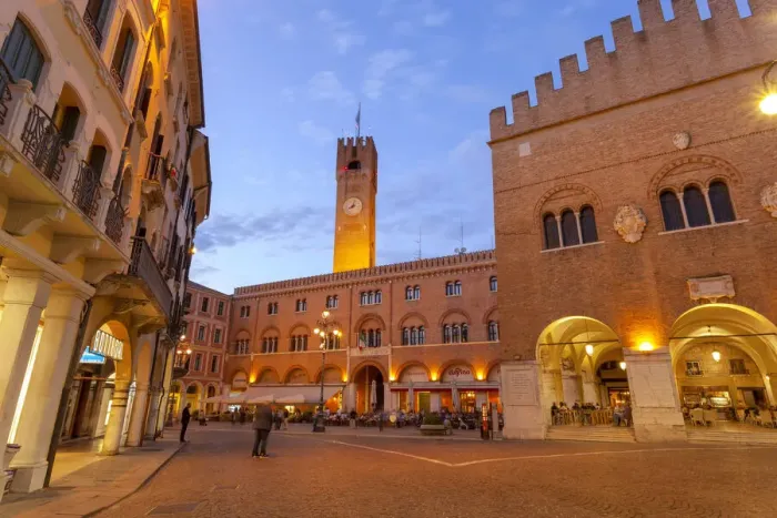 Framed Print : Piazza dei Signori and Palazzo dei Trecento (also called Palazzo della Ragione) at dusk Framed Print : Piazza dei Signori and Palazzo dei Trecento (also called Palazzo della Ragione) at dusk