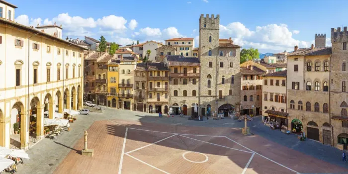 Framed Print : Piazza Grande, Arezzo, Val di Chiana, Arezzo district, Tuscany, Italy Framed Print : Piazza Grande, Arezzo, Val di Chiana, Arezzo district, Tuscany, Italy