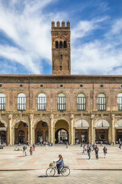 Framed Print : Piazza Maggiore, Bologna, Emilia-Romagna, Italy Framed Print : Piazza Maggiore, Bologna, Emilia-Romagna, Italy