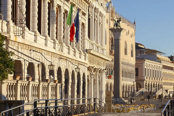Piazzetta San Marco, Marciana librarys building and Colum Lion of Venice, Venice