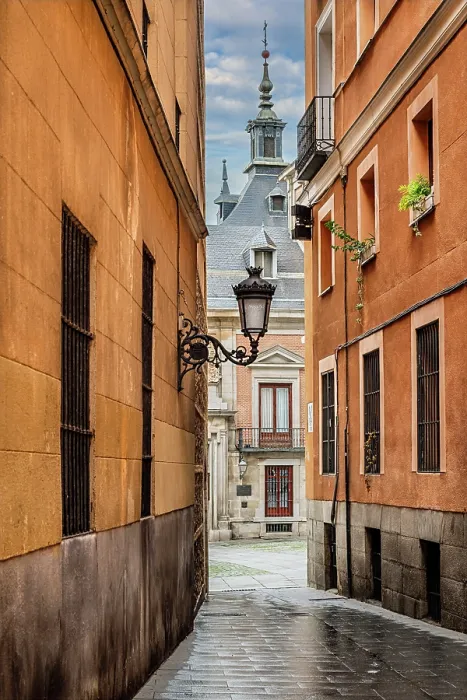 Framed Print : Picturesque alleyway in the old town, Madrid, Spain Framed Print : Picturesque alleyway in the old town, Madrid, Spain