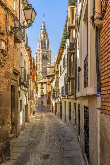 Framed Print : Picturesque cobbled street in the old town, Toledo, Castile-La Mancha, Spain Framed Print : Picturesque cobbled street in the old town, Toledo, Castile-La Mancha, Spain