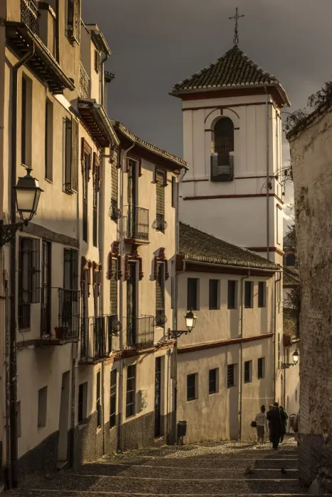 Framed Print : Picturesque sunset view of a street in the Albayzin district, Granada, Andalusia, Spain Framed Print : Picturesque sunset view of a street in the Albayzin district, Granada, Andalusia, Spain