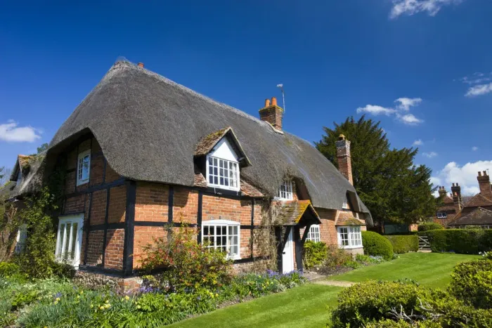 Framed Print : Picturesque thatched cottage and garden in Longparish, Hampshire, England. Spring Framed Print : Picturesque thatched cottage and garden in Longparish, Hampshire, England. Spring