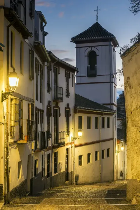 Framed Print : Picturesque view at dusk of a street in the Albayzin district, Granada, Andalusia, Spain