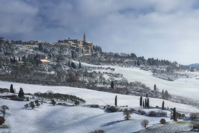 Framed Print : Pienza and the Orcia valley covered in snow right after the Burian blizzard Framed Print : Pienza and the Orcia valley covered in snow right after the Burian blizzard