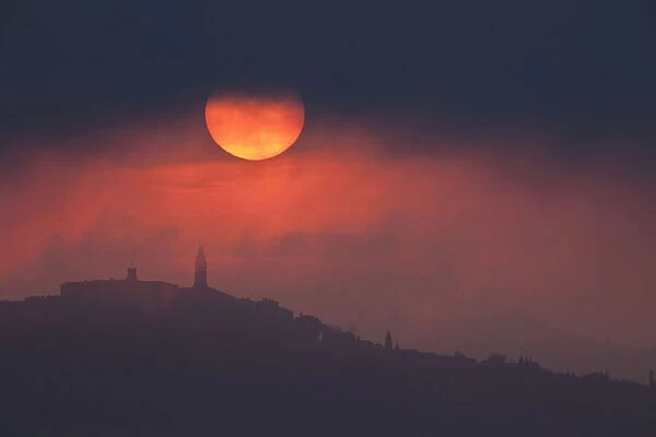 Pienza at sunrise from San Quirico d Orcia, Val d Orcia Tuscany, Italy