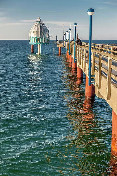 Pier and diving gondola in Zingst in the evening light, Mecklenburg-Western Pomerania, Baltic Sea, North Germany, Germany
