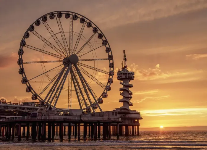 Framed Print : Pier and Ferris Wheel in Scheveningen, sunset, The Hague, South Holland, The Netherlands