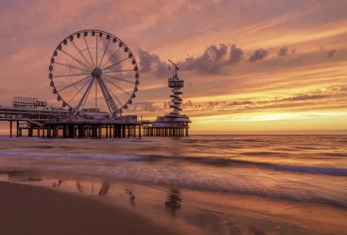 Framed Print : Pier and Ferris Wheel in Scheveningen, sunset, The Hague, South Holland, The Netherlands Framed Print : Pier and Ferris Wheel in Scheveningen, sunset, The Hague, South Holland, The Netherlands