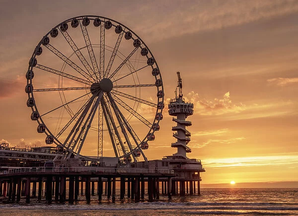 Pier and Ferris Wheel in Scheveningen, sunset, The Hague, South Holland, The Netherlands