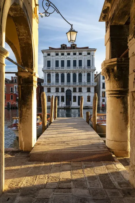Framed Print : Pier on Grand Canal, Venice, Veneto, Italy, Europe Framed Print : Pier on Grand Canal, Venice, Veneto, Italy, Europe