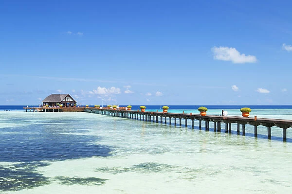 Pier at Olhuveli Beach and Spa Resort, South Male Atoll, Kaafu Atoll, Maldives (PR)