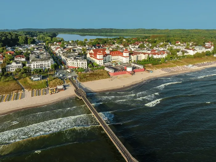 Framed Print : Pier and spa house, Binz, Rugen Island, Baltic Sea, Mecklenburg-Western Pomerania, Germany Framed Print : Pier and spa house, Binz, Rugen Island, Baltic Sea, Mecklenburg-Western Pomerania, Germany