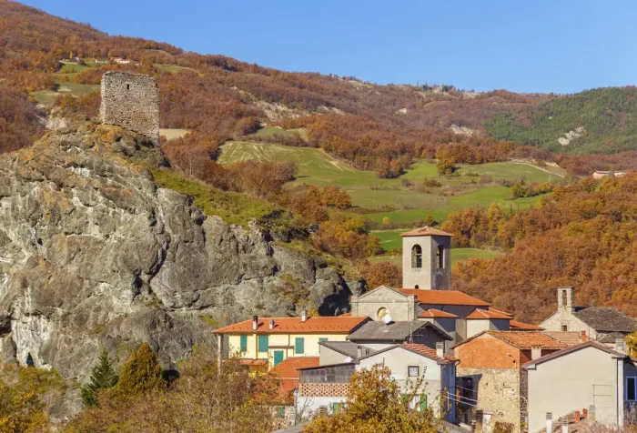Framed Print : Pietramogolana village, ruins of Medieval castle in Autumn, Berceto, Parma province Framed Print : Pietramogolana village, ruins of Medieval castle in Autumn, Berceto, Parma province