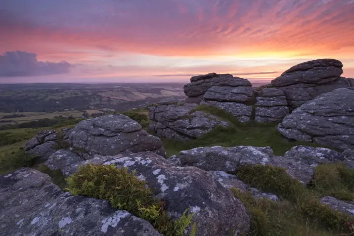 Framed Print : Pink dawn sky above Meldon Hill, Dartmoor National Park, Devon, England Framed Print : Pink dawn sky above Meldon Hill, Dartmoor National Park, Devon, England