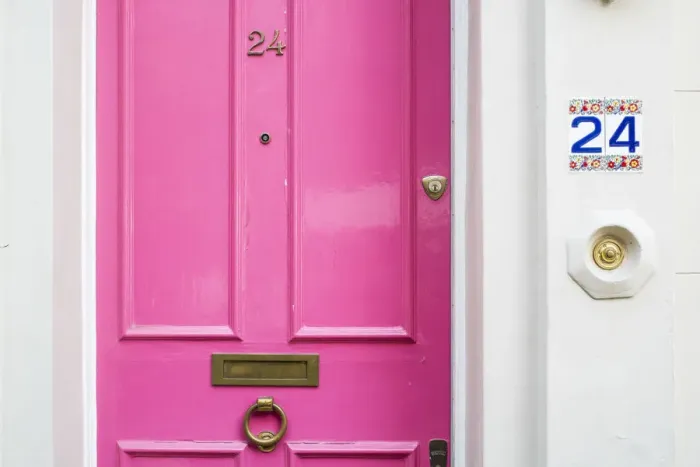 Framed Print : Pink door, Notting Hill, London, England Framed Print : Pink door, Notting Hill, London, England