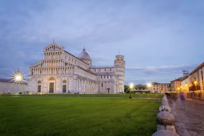 Framed Print : Pisa, Campo dei Miracoli, Tuscany. Cathedral and leaning tower at dusk, long exposure Framed Print : Pisa, Campo dei Miracoli, Tuscany. Cathedral and leaning tower at dusk, long exposure