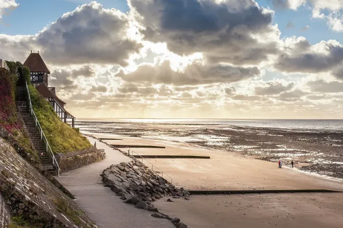 Framed Print : Plage de Honfleur in the evening light, Calvados, Normandy, France