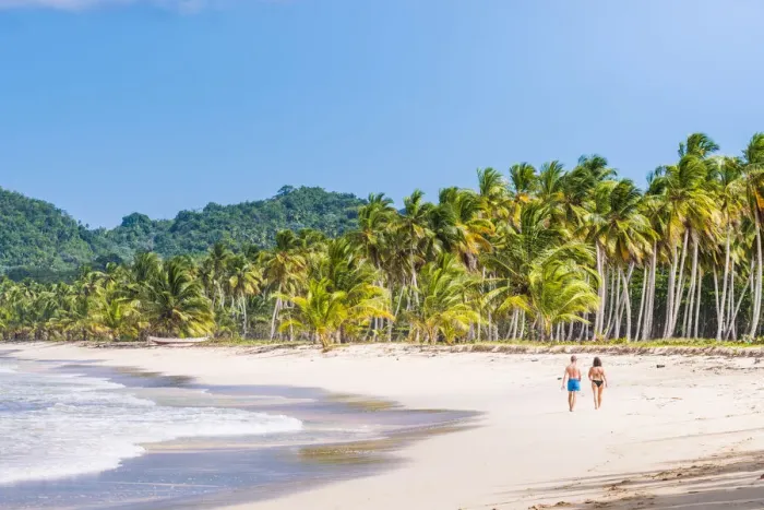 Framed Print : Playa Rincon, Samana Peninsula, Dominican Republic. Couple walking on the beach (MR) Framed Print : Playa Rincon, Samana Peninsula, Dominican Republic. Couple walking on the beach (MR)