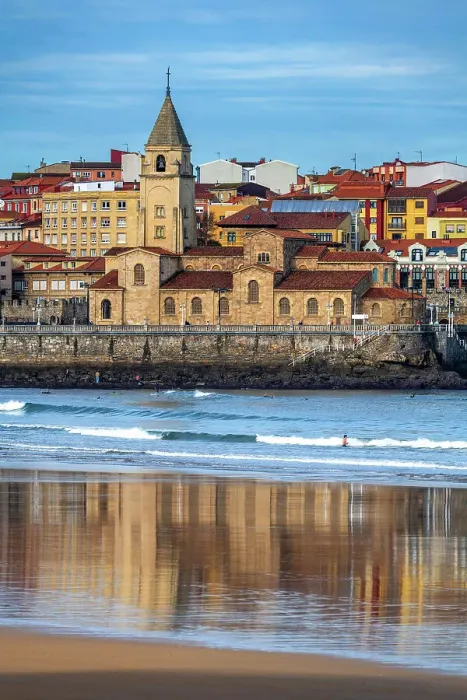 Framed Print : Playa de San Lorenzo, Gijon, Asturias, Spain