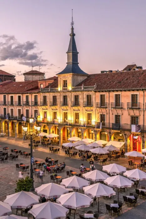 Framed Print : Plaza Mayor, Leon, Castile and Leon, Spain Framed Print : Plaza Mayor, Leon, Castile and Leon, Spain