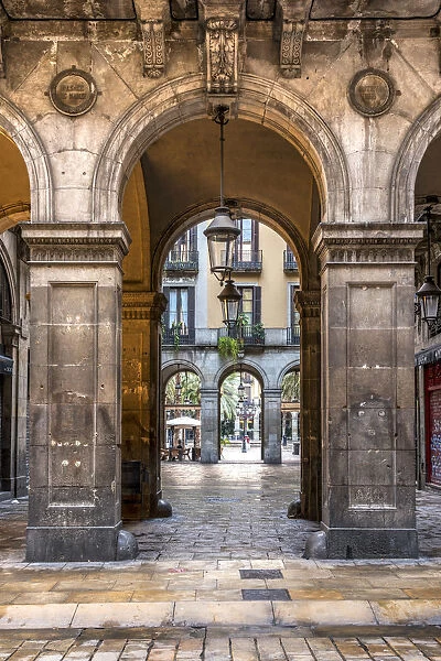 Plaza Real or Placa Reial, Gothic Quarter, Barcelona, Catalonia, Spain