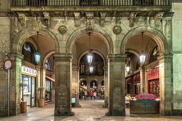 Plaza Real or Praca Reial, Barcelona, Catalonia, Spain