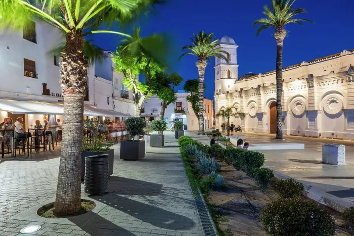 Framed Print : Plaza de Santa Catalina, Conil de la Frontera, Andalusia, Spain