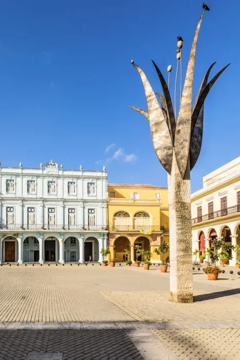 Framed Print : Plaza Vieja (Old Town Square), Havana, Cuba
