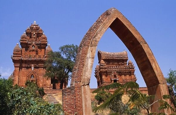 Po Klong Garai Cham Towers Brick built remnants of