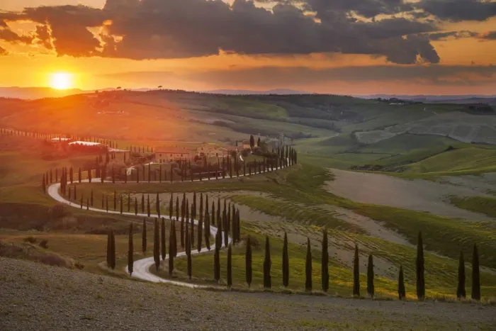 Framed Print : Podere Baccoleno during a spring sunset, Tuscany, Italy
