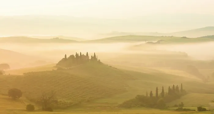 Framed Print : Podere Belvedere and mist-filled Val d'Orcia at dawn, San Quirico d'Orcia, Tuscany, Italy Framed Print : Podere Belvedere and mist-filled Val d'Orcia at dawn, San Quirico d'Orcia, Tuscany, Italy