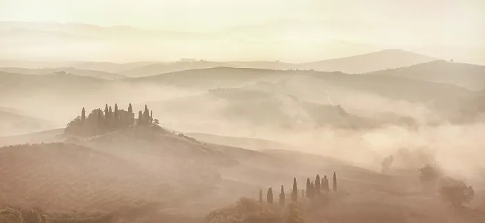 Framed Print : Podere Belvedere and mist-filled Val d'Orcia at dawn, San Quirico d'Orcia, Tuscany, Italy Framed Print : Podere Belvedere and mist-filled Val d'Orcia at dawn, San Quirico d'Orcia, Tuscany, Italy