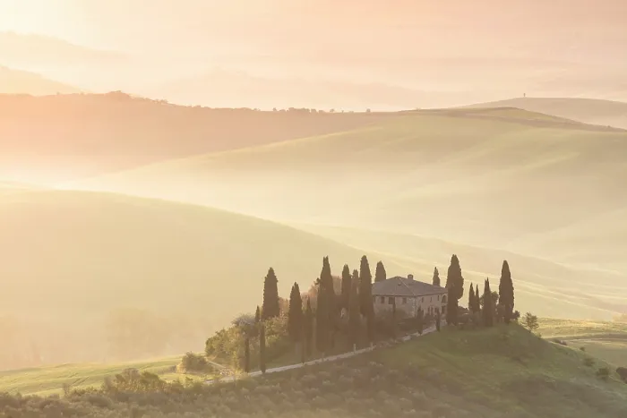 Framed Print : Podere Belvedere and the Val d'Orcia on a misty dawn, San Quirico d'Orcia, Tuscany, Italy Framed Print : Podere Belvedere and the Val d'Orcia on a misty dawn, San Quirico d'Orcia, Tuscany, Italy