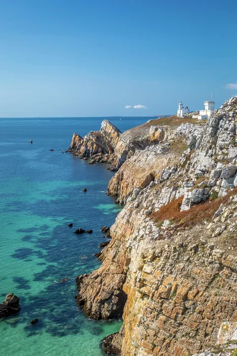 Framed Print : Pointe de Toulinguet with Phare de Toulinguet lighthouse, Camaret-sur-Mer, Finistere, Brittany, France Framed Print : Pointe de Toulinguet with Phare de Toulinguet lighthouse, Camaret-sur-Mer, Finistere, Brittany, France