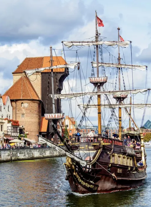 Framed Print : Poland, Pomeranian Voivodeship, Gdansk, Old Town, Motlawa River and Medieval Port Framed Print : Poland, Pomeranian Voivodeship, Gdansk, Old Town, Motlawa River and Medieval Port
