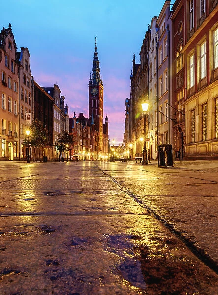Poland, Pomeranian Voivodeship, Gdansk, Old Town, Twilight view of the Long Street