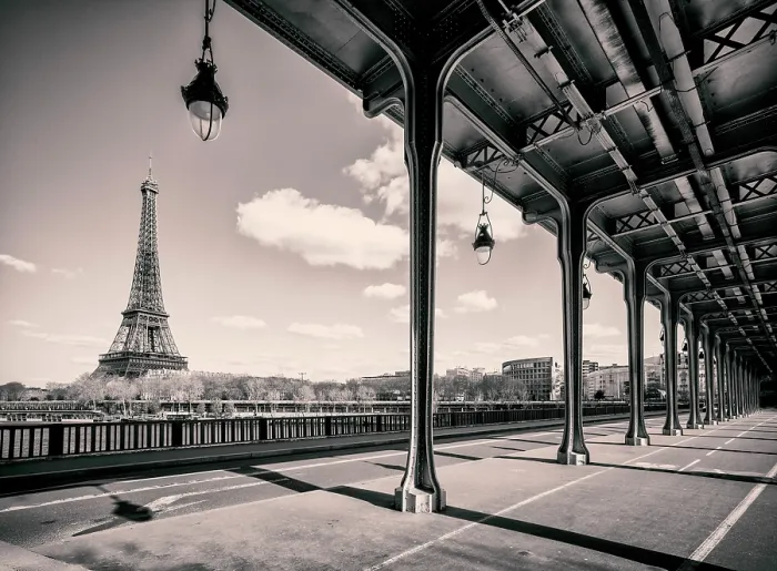 Framed Print : Pont Bir Hakeim Bridge Spring, Paris, France Framed Print : Pont Bir Hakeim Bridge Spring, Paris, France