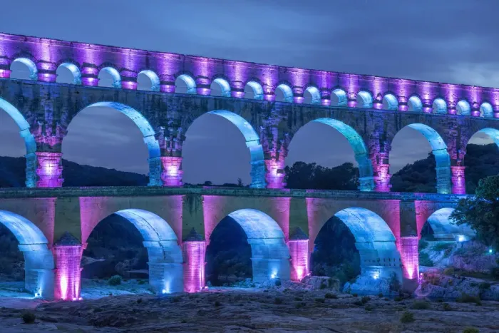 Framed Print : Pont du Gard, Roman aqueduct, Vers-Pont-du-Gard, Gard, Languedoc-Roussillon, France Framed Print : Pont du Gard, Roman aqueduct, Vers-Pont-du-Gard, Gard, Languedoc-Roussillon, France