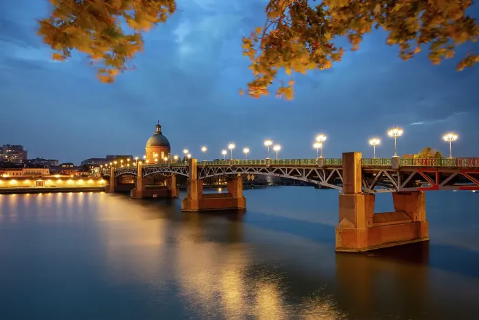 Framed Print : Pont Saint-Pierre Bridge with Garonne River, Toulouse, Occitanie, France Framed Print : Pont Saint-Pierre Bridge with Garonne River, Toulouse, Occitanie, France