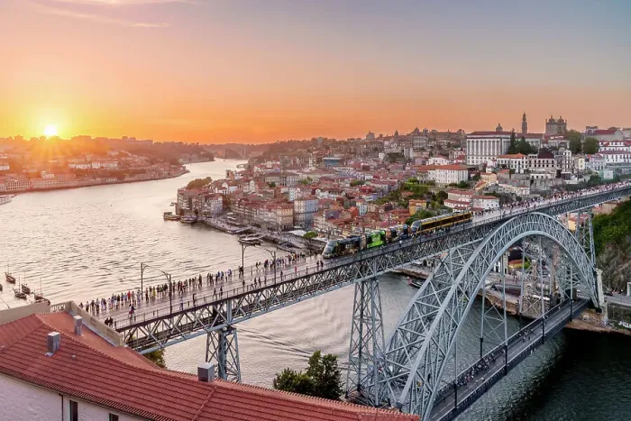 Framed Print : Ponte Dom Luis I (Luis I Bridge), Porto (Oporto), Portugal Framed Print : Ponte Dom Luis I (Luis I Bridge), Porto (Oporto), Portugal