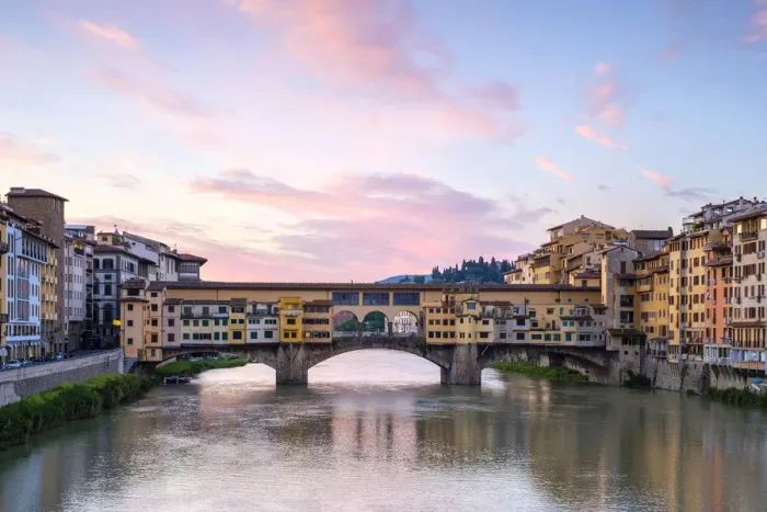 Framed Print : Ponte Vecchio on the Arno river and buildings in the old town at sunrise, Florence Framed Print : Ponte Vecchio on the Arno river and buildings in the old town at sunrise, Florence