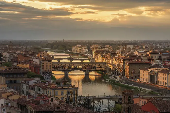 Framed Print : The Ponte Vecchio and the Florence city centre as seen from the elevated view of Piazzale Michelangelo. Florence, Italy Framed Print : The Ponte Vecchio and the Florence city centre as seen from the elevated view of Piazzale Michelangelo. Florence, Italy