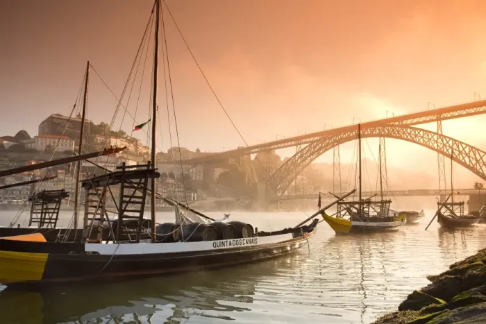 Framed Print : Porto Wine Carrying Barcos (Barges) Framed Print : Porto Wine Carrying Barcos (Barges)