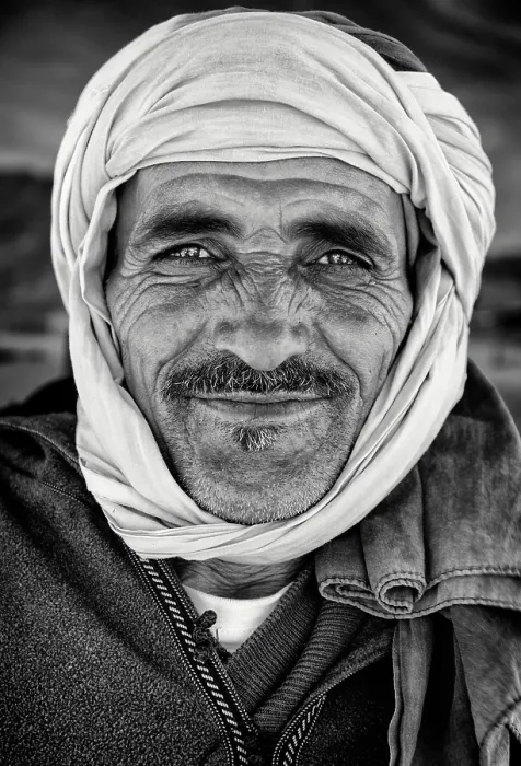 Framed Print : Portrait of a local man wearing traditional headscarf (Cheche), Ait Behaddou, near Ouarzazate, Morocco Framed Print : Portrait of a local man wearing traditional headscarf (Cheche), Ait Behaddou, near Ouarzazate, Morocco