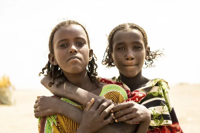 Framed Print : Portrait of young sisters girls with braids, Asaita, Afar Region, Ethiopia, Africa Framed Print : Portrait of young sisters girls with braids, Asaita, Afar Region, Ethiopia, Africa