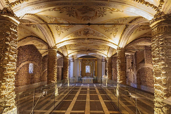 Portugal, Alentejo, Evora, Chapel of bones (Capela dos Ossos)
